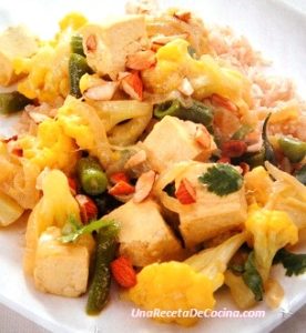 Receta de curry de tofu con verduras