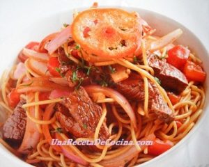 Receta de espaguetis saltados con lomo