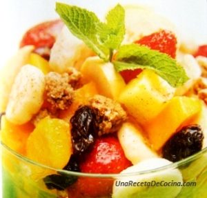 receta de ensalada de frutas con granola